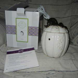 Rettired HALLOWEEN SCENTSY " Lumina"  White Pumpkin HTF